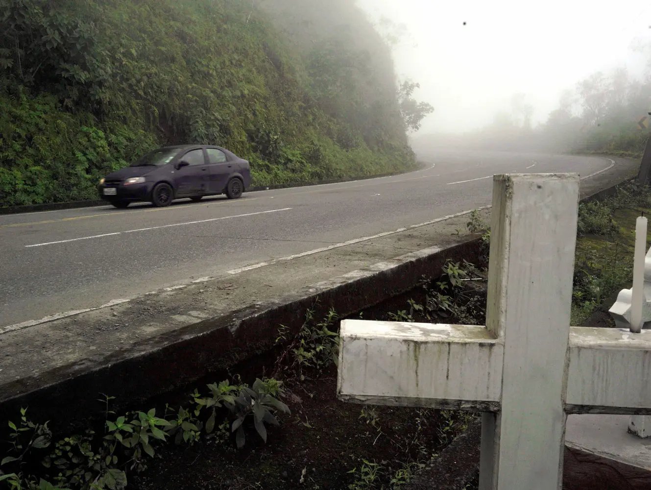 Cruz en el carretero 5