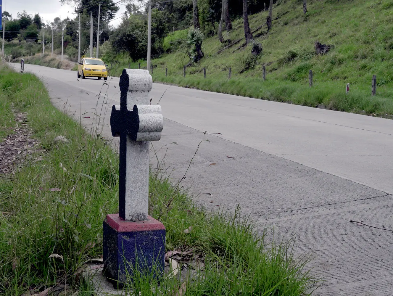 Cruz en el carretero 8