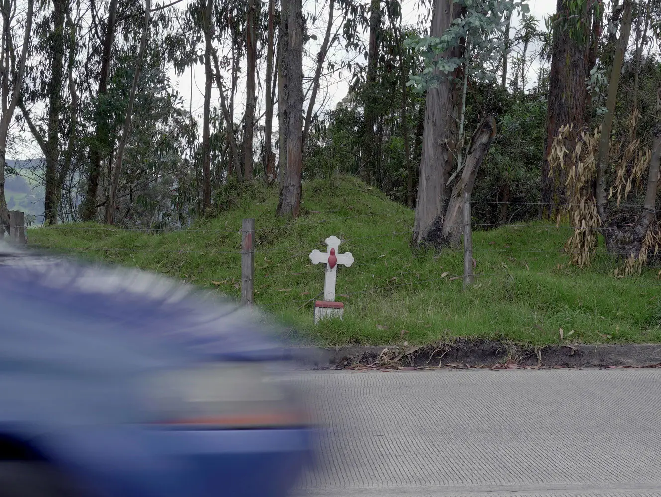 Cruz en el carretero 4