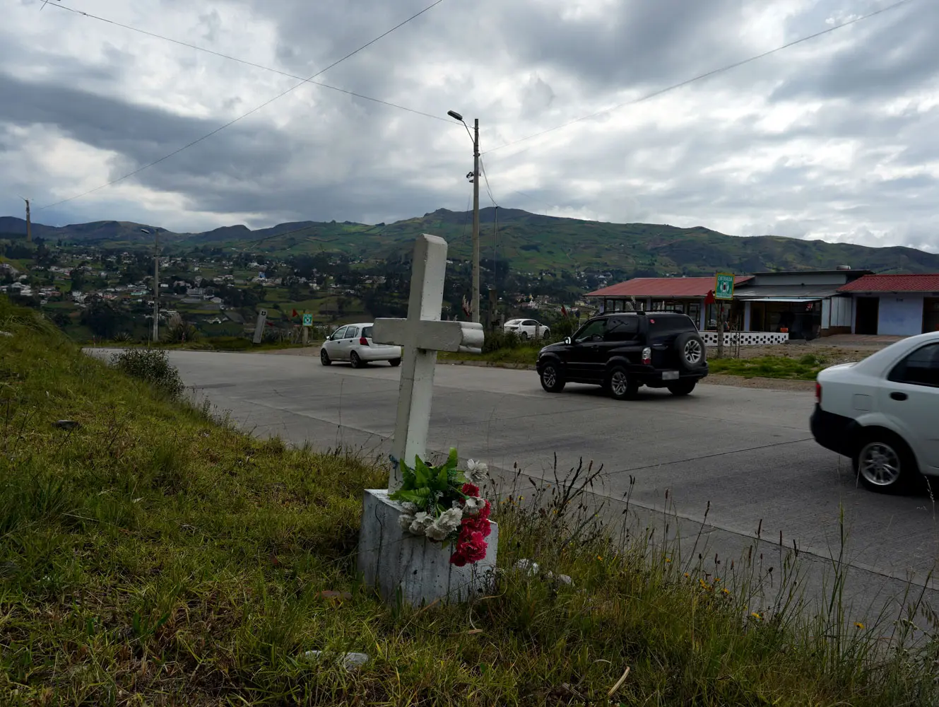 Cruz en el carretero 7